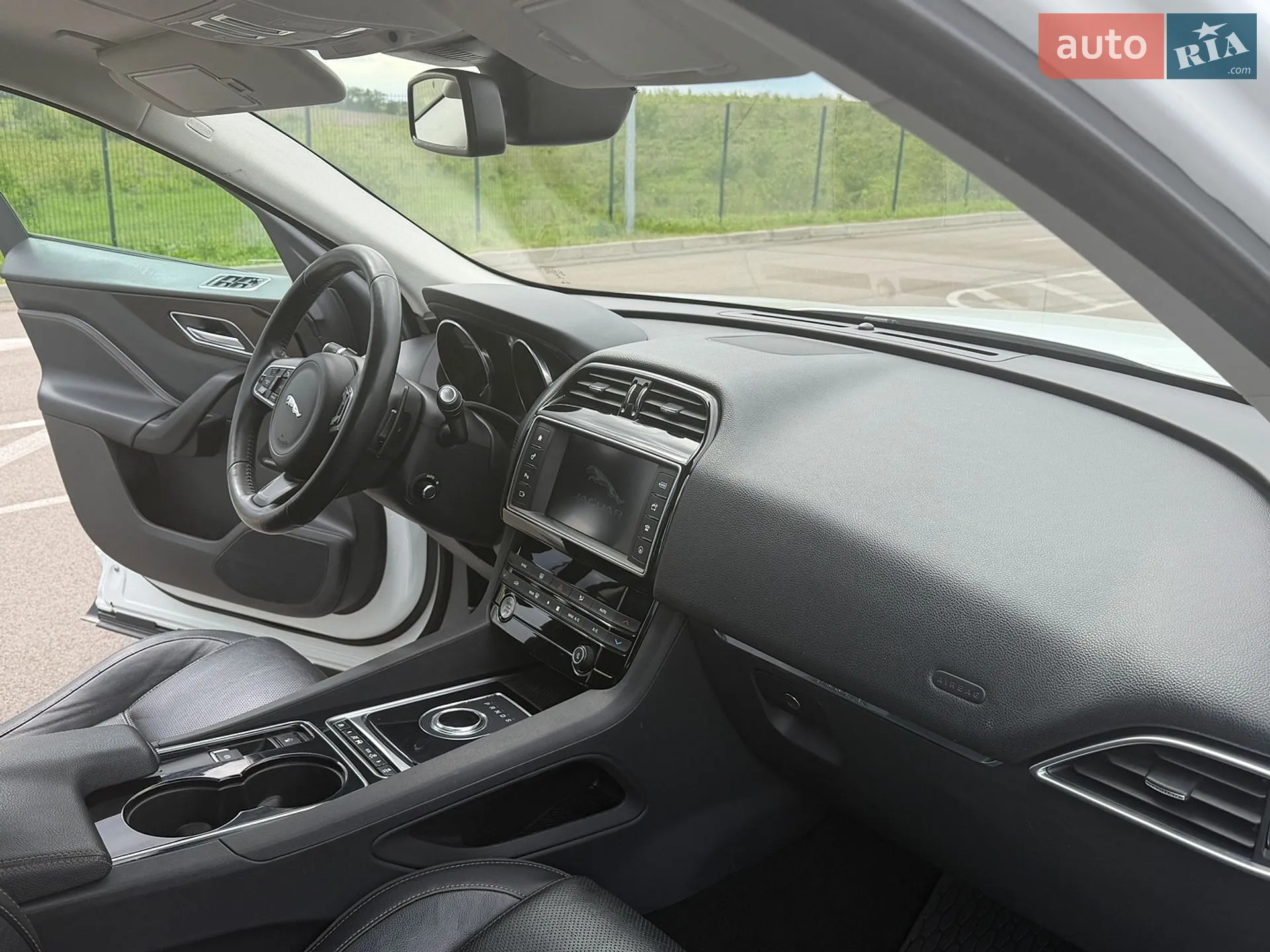 2017 Jaguar F-Pace - мініатюра 13