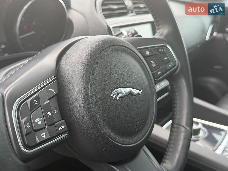 Позашляховик / Кросовер Jaguar F-Pace 2017 в Рівному