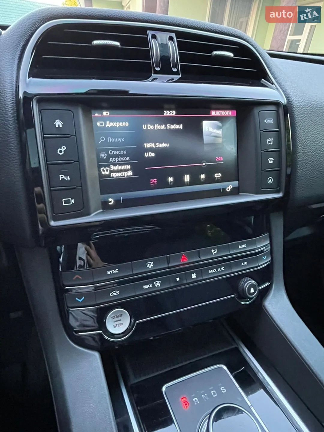 2016 Jaguar F-Pace - мініатюра 39