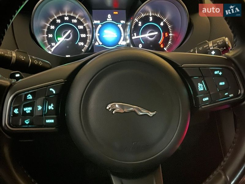 Внедорожник / Кроссовер Jaguar F-Pace 2016 в Хмельницком