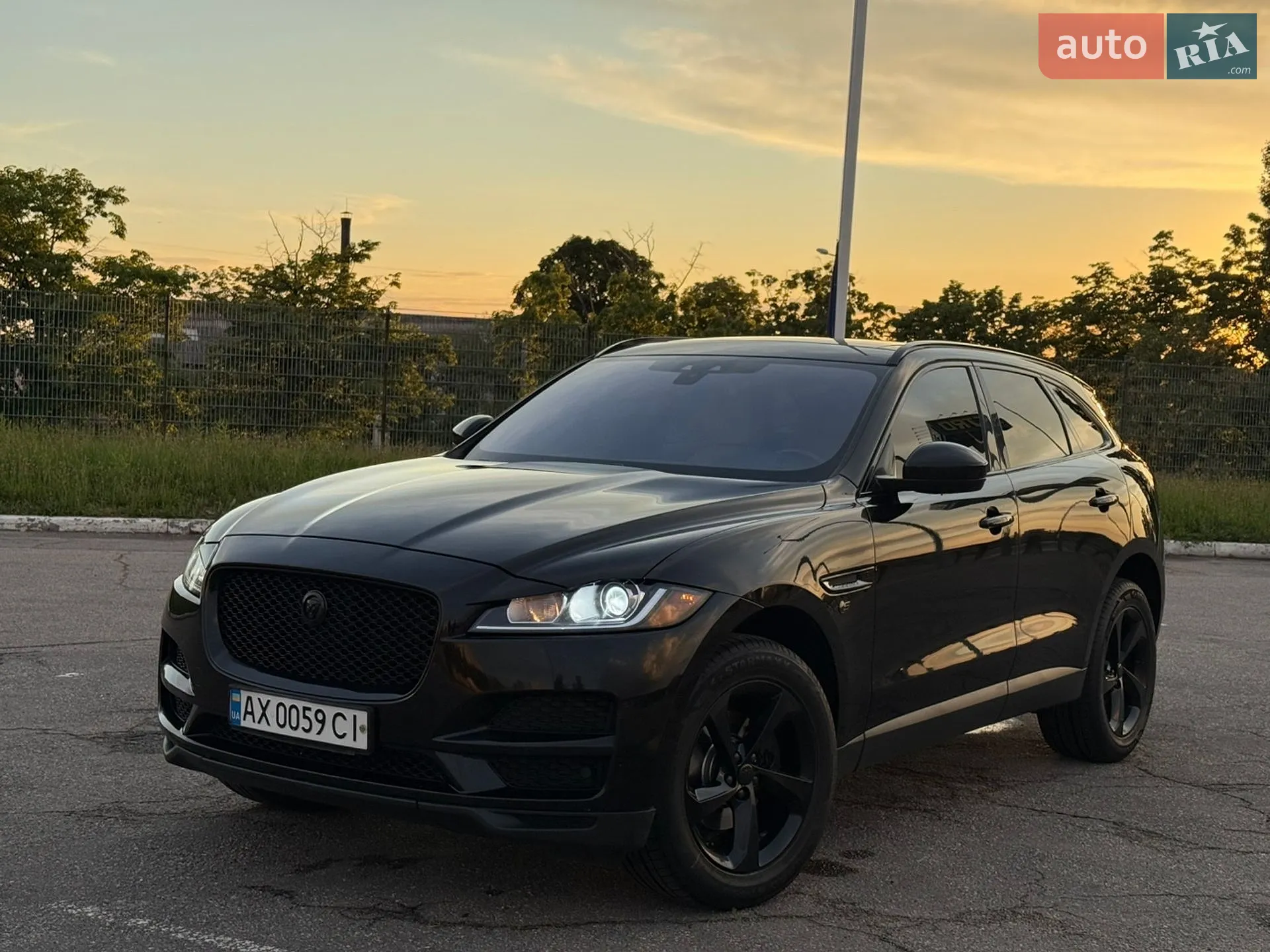 2016 Jaguar F-Pace - мініатюра 2