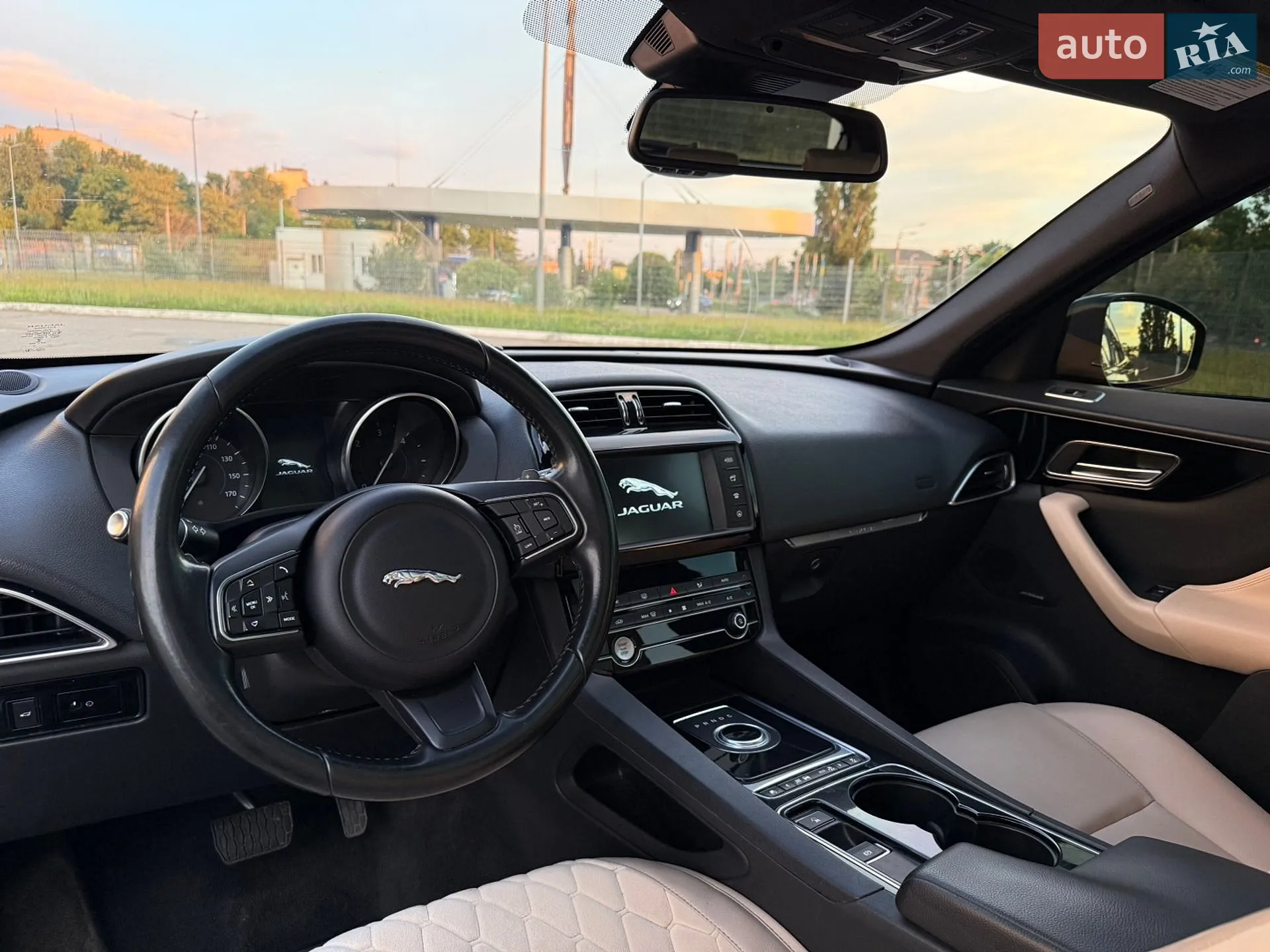 2016 Jaguar F-Pace - мініатюра 16