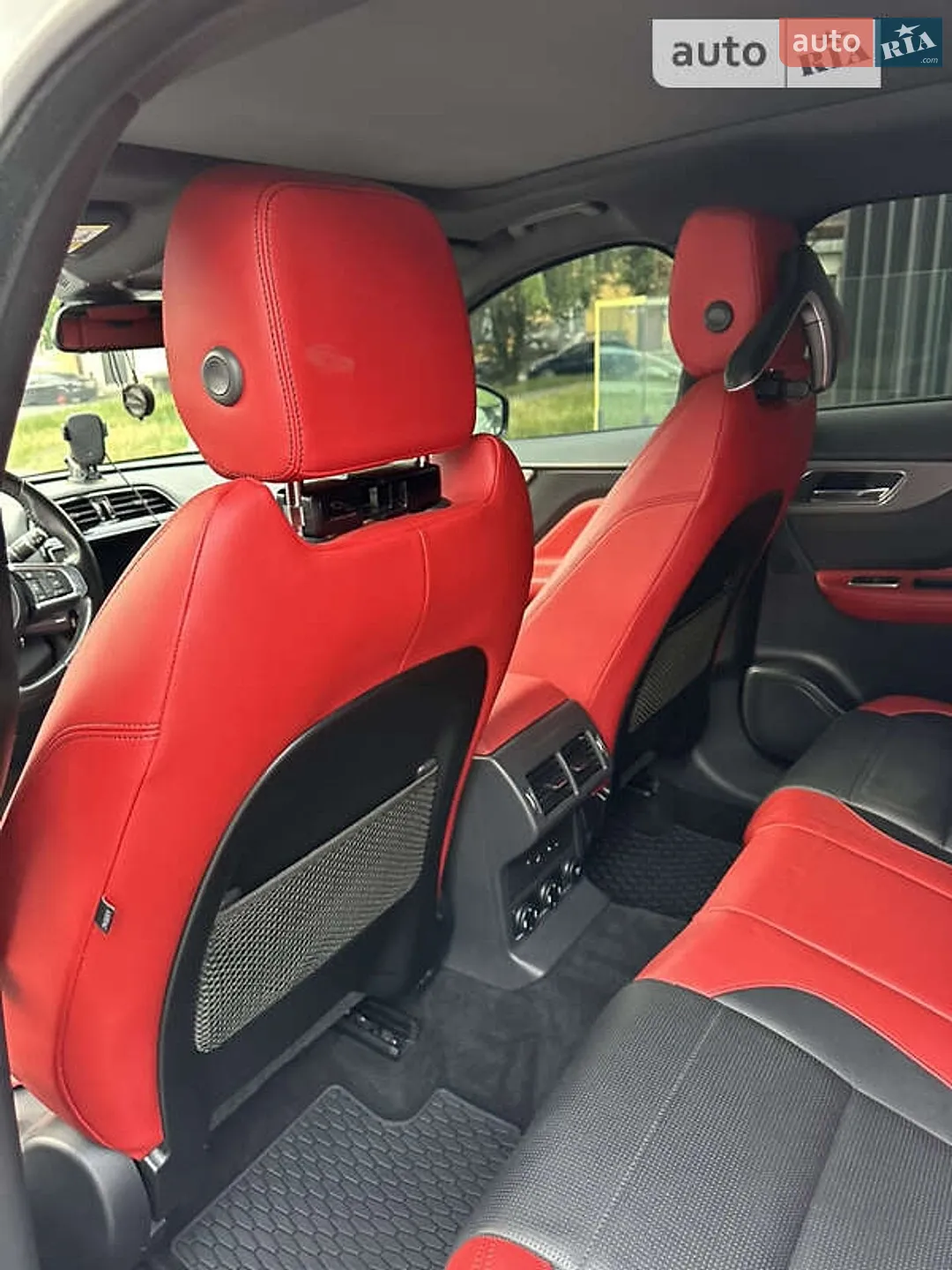2018 Jaguar F-Pace - мініатюра 20
