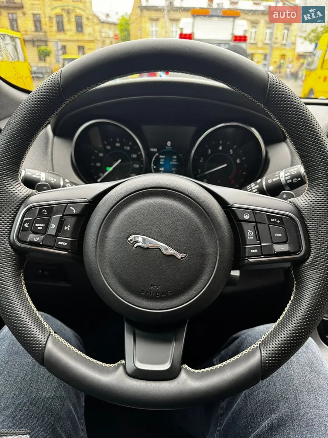 2017 Jaguar F-Pace - мініатюра 19