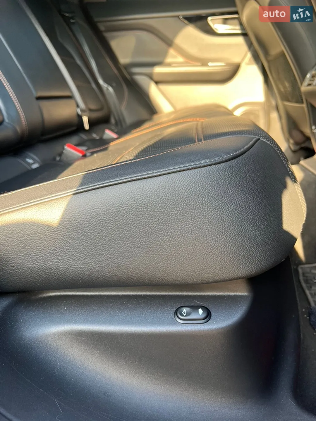 2016 Jaguar F-Pace - мініатюра 37