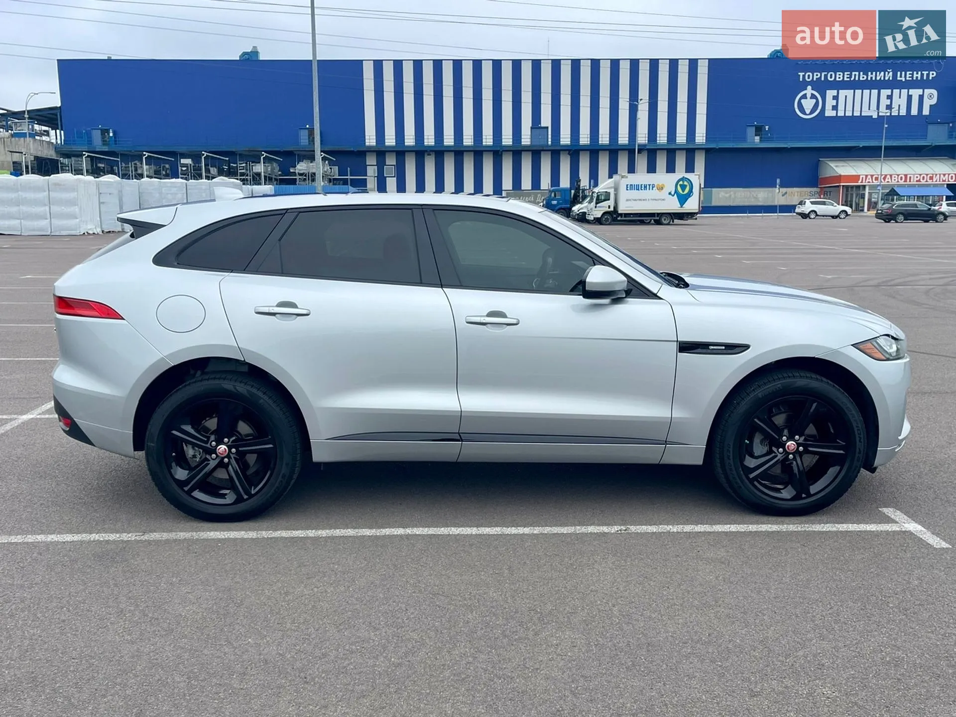 2017 Jaguar F-Pace - мініатюра 10