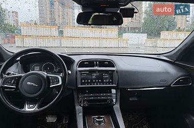Позашляховик / Кросовер Jaguar F-Pace 2016 в Києві