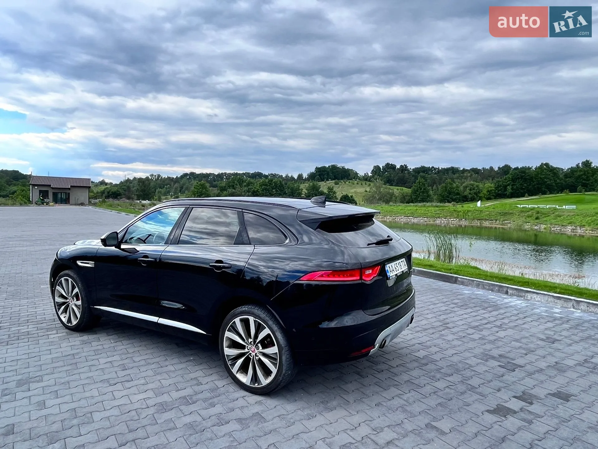 2017 Jaguar F-Pace - мініатюра 3