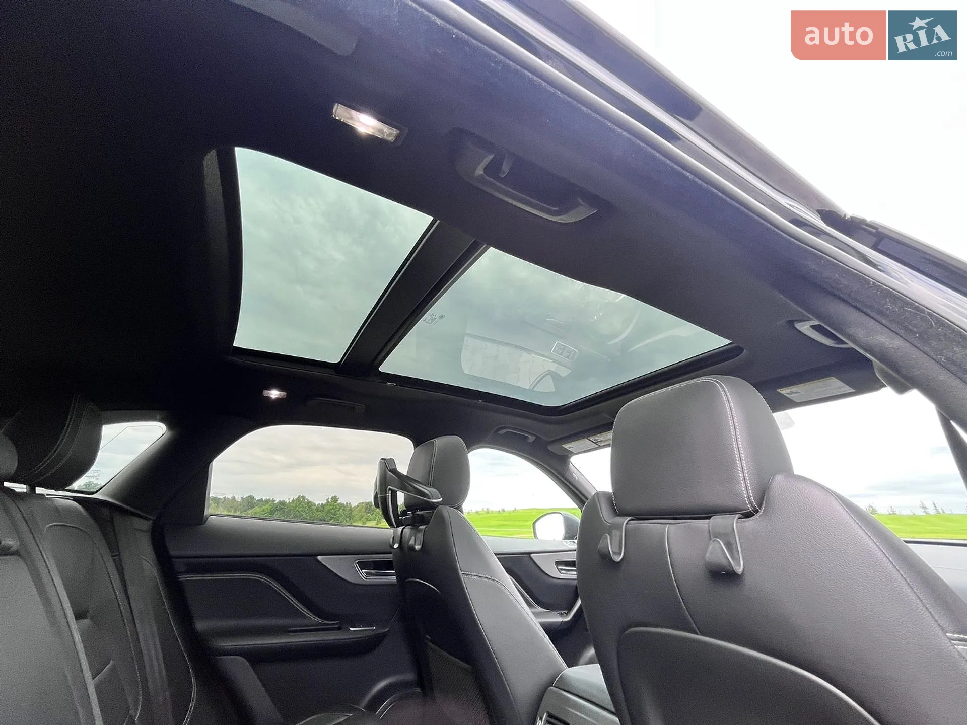 2017 Jaguar F-Pace - мініатюра 21