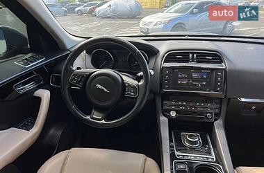 Внедорожник / Кроссовер Jaguar F-Pace 2016 в Киеве