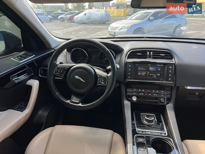 Внедорожник / Кроссовер Jaguar F-Pace 2016 в Киеве