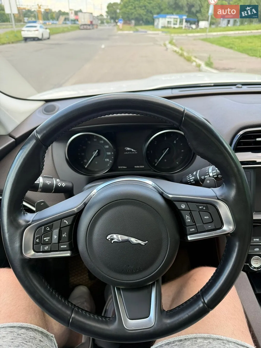 2018 Jaguar F-Pace - мініатюра 26