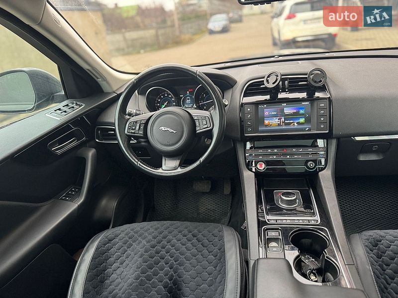 Внедорожник / Кроссовер Jaguar F-Pace 2016 в Львове фото 8 Внедорожник / Кроссовер Jaguar F-Pace 2016 в Львове
