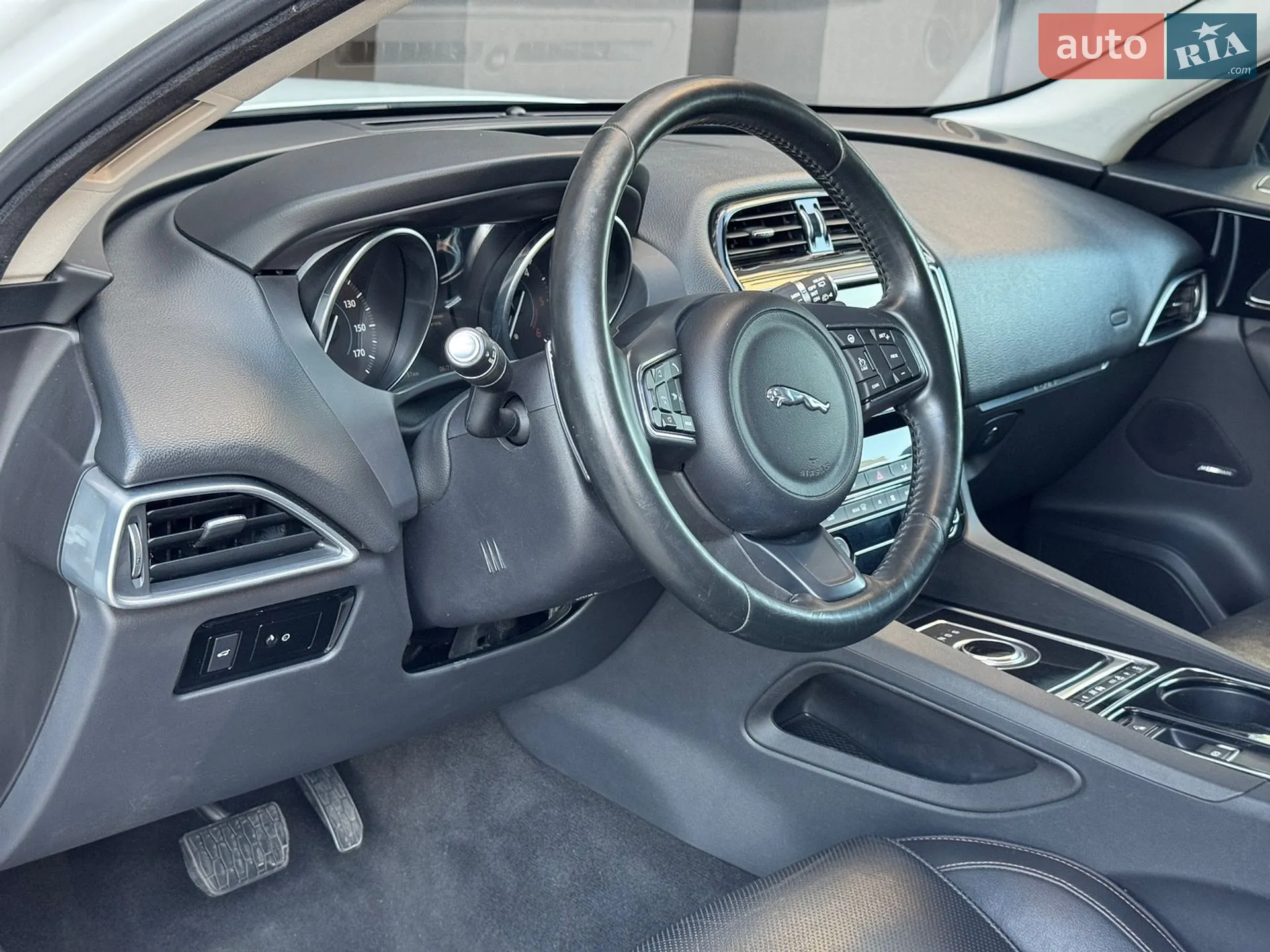 2017 Jaguar F-Pace - мініатюра 12