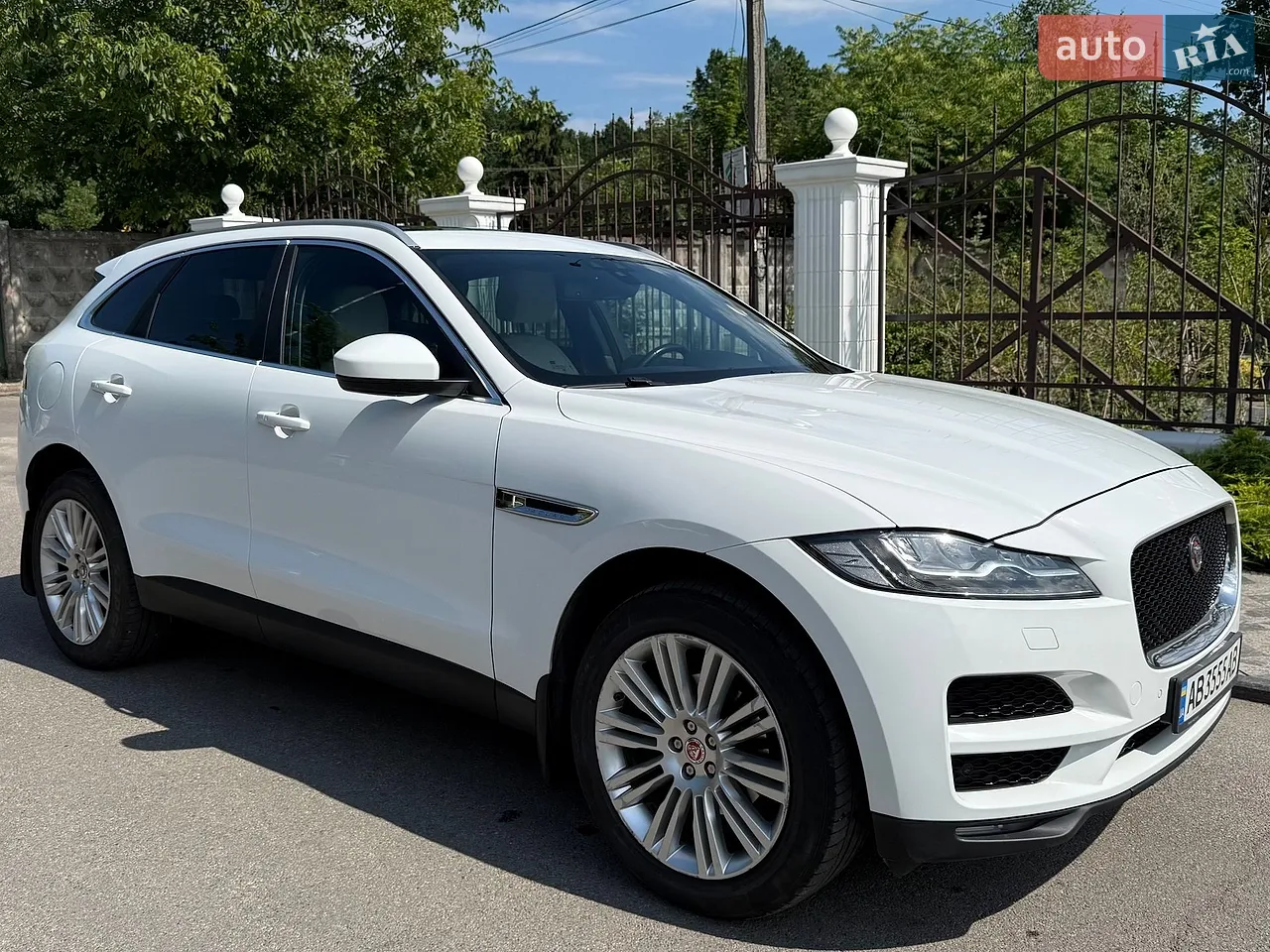 2016 Jaguar F-Pace - мініатюра 23