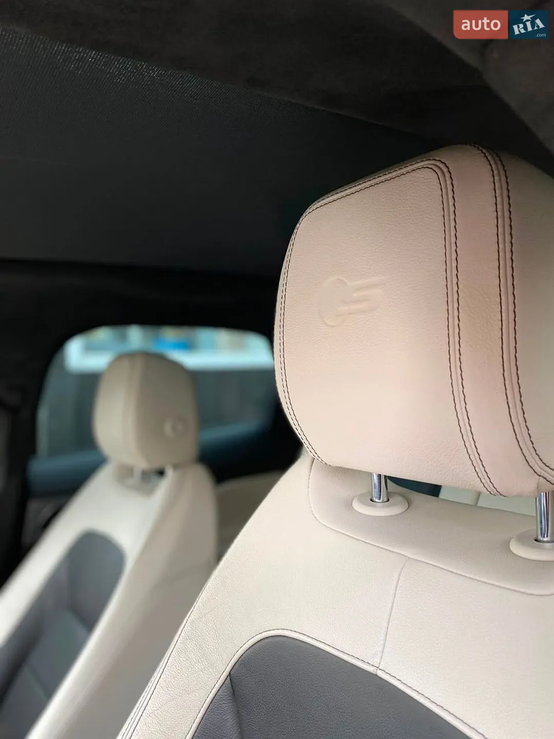 2018 Jaguar F-Pace - мініатюра 32