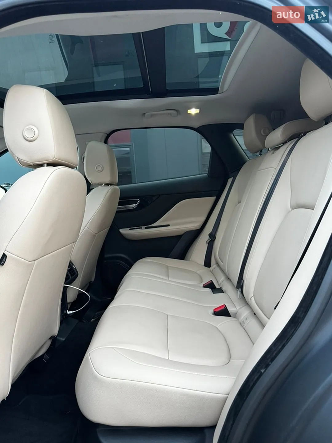 2018 Jaguar F-Pace - мініатюра 26