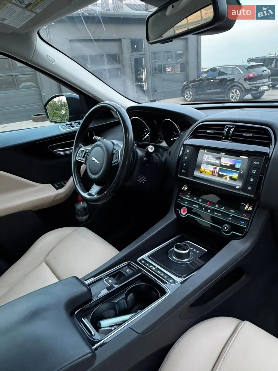 2018 Jaguar F-Pace - мініатюра 36