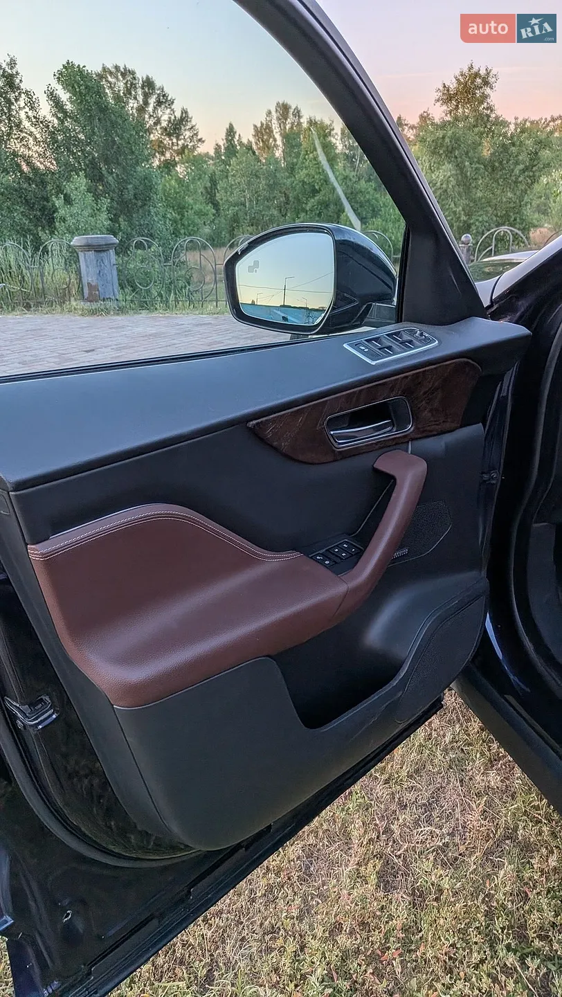 2018 Jaguar F-Pace - мініатюра 32