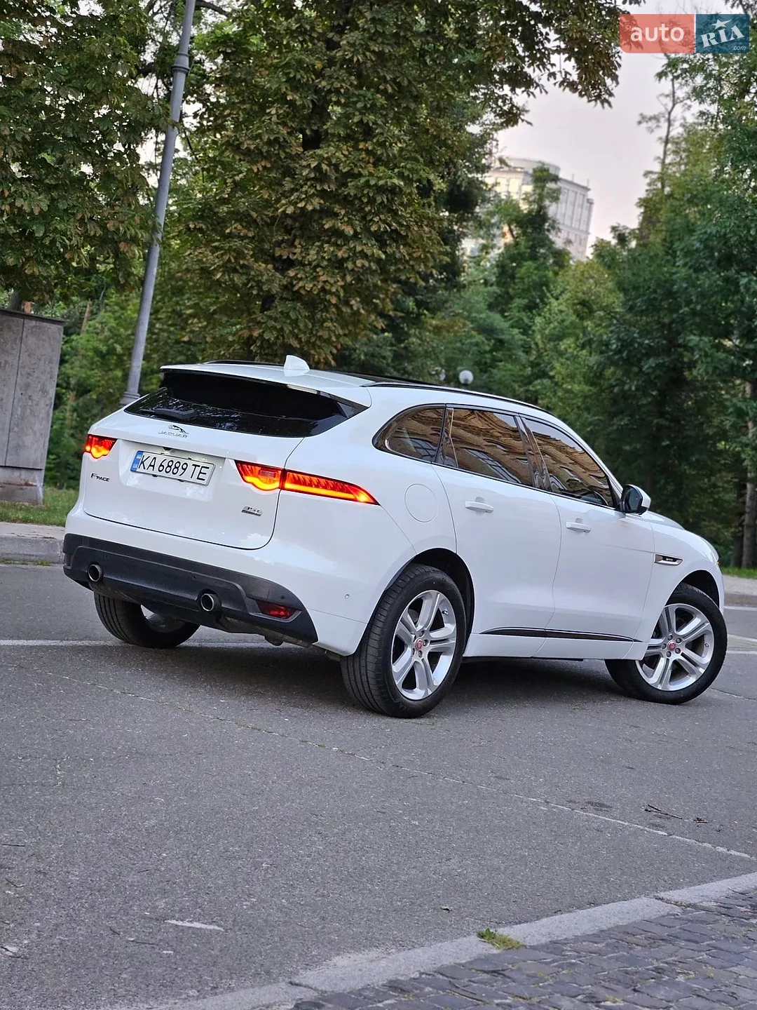 2017 Jaguar F-Pace - мініатюра 11
