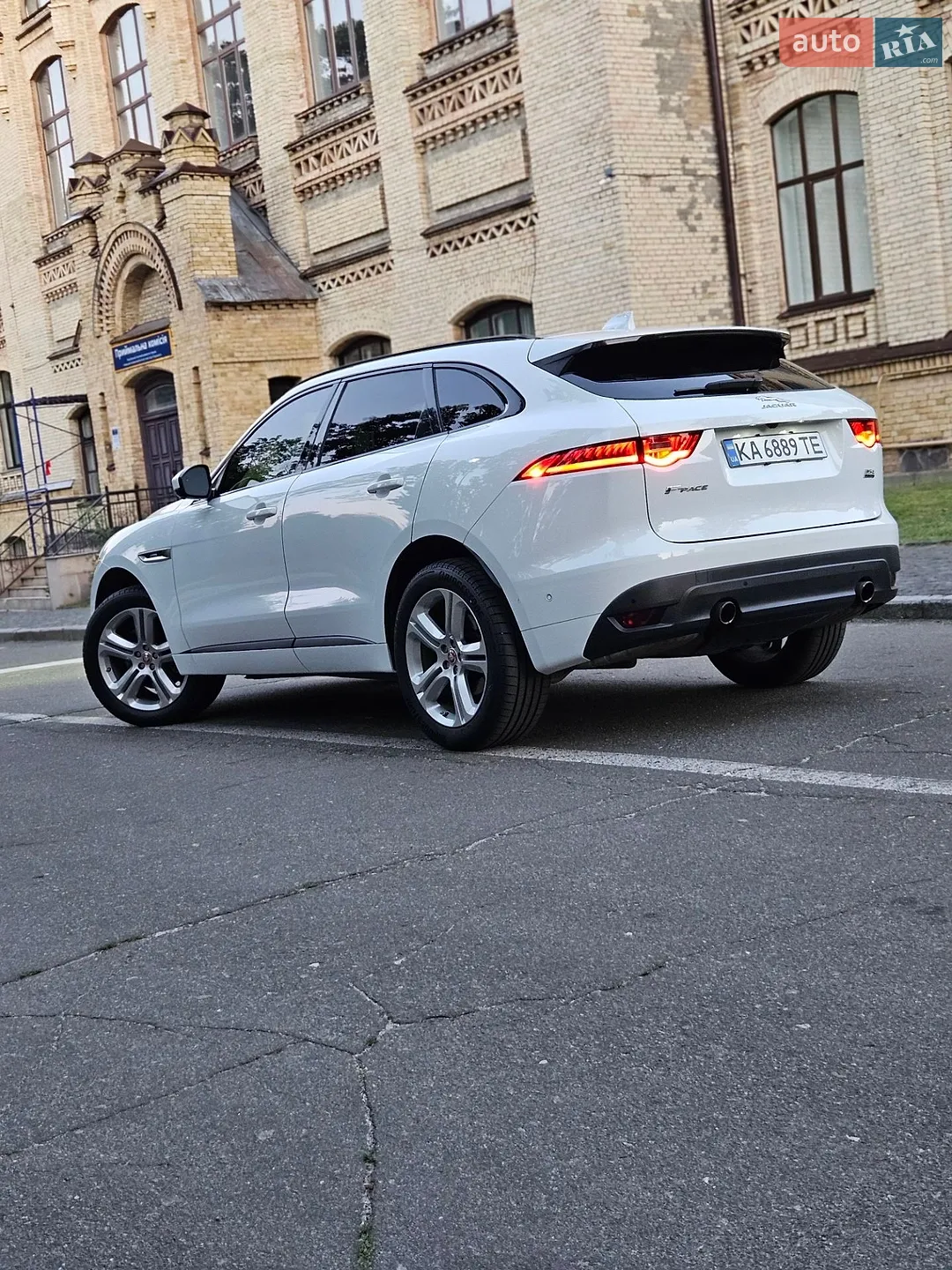 2017 Jaguar F-Pace - мініатюра 15