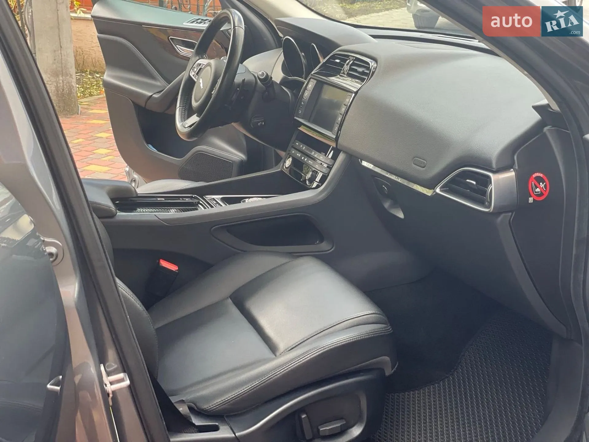 2017 Jaguar F-Pace - мініатюра 9