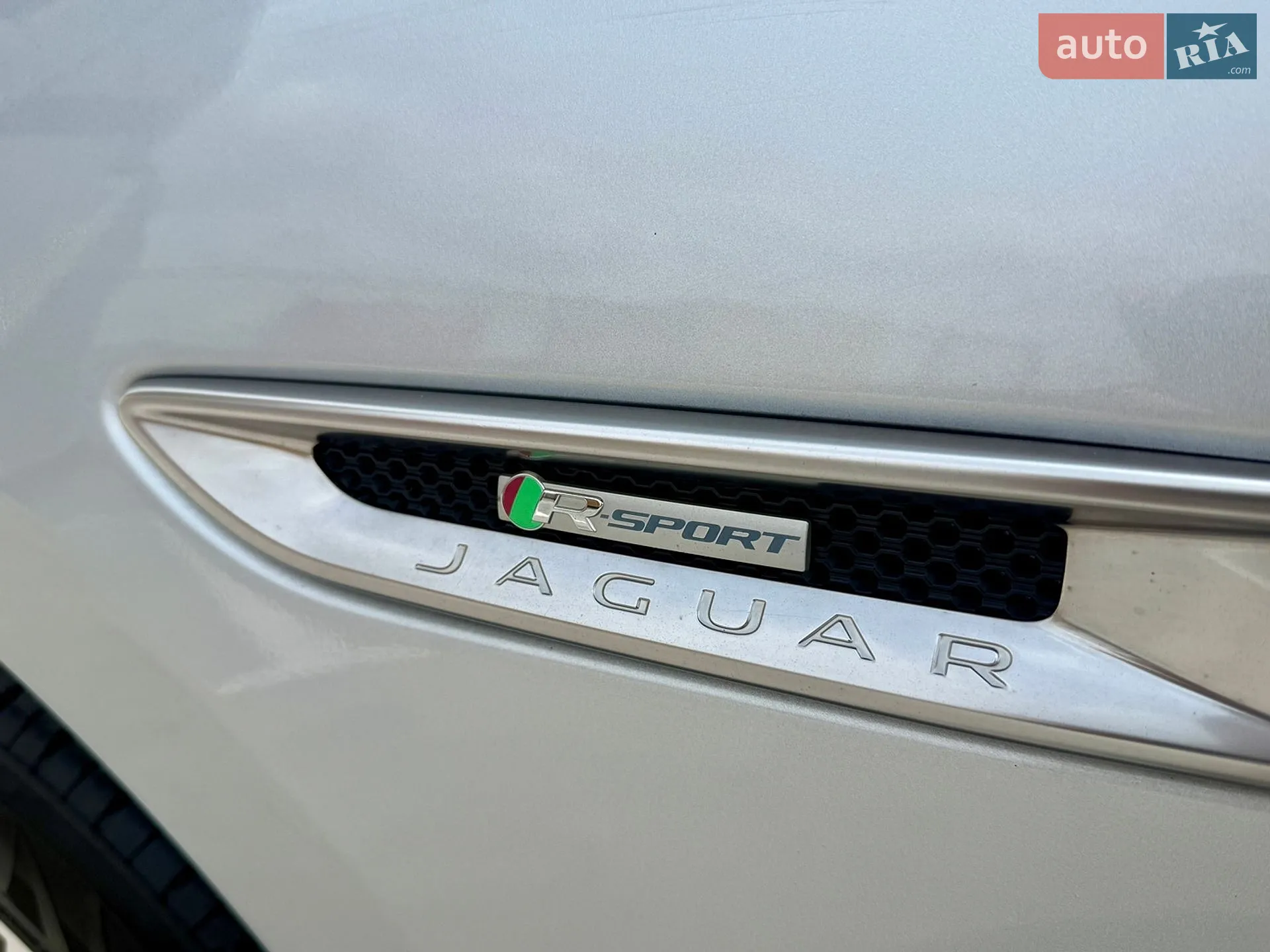 2017 Jaguar F-Pace - мініатюра 21