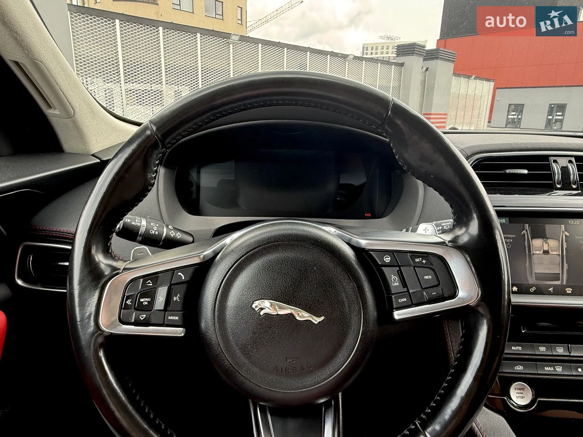 2017 Jaguar F-Pace - мініатюра 24