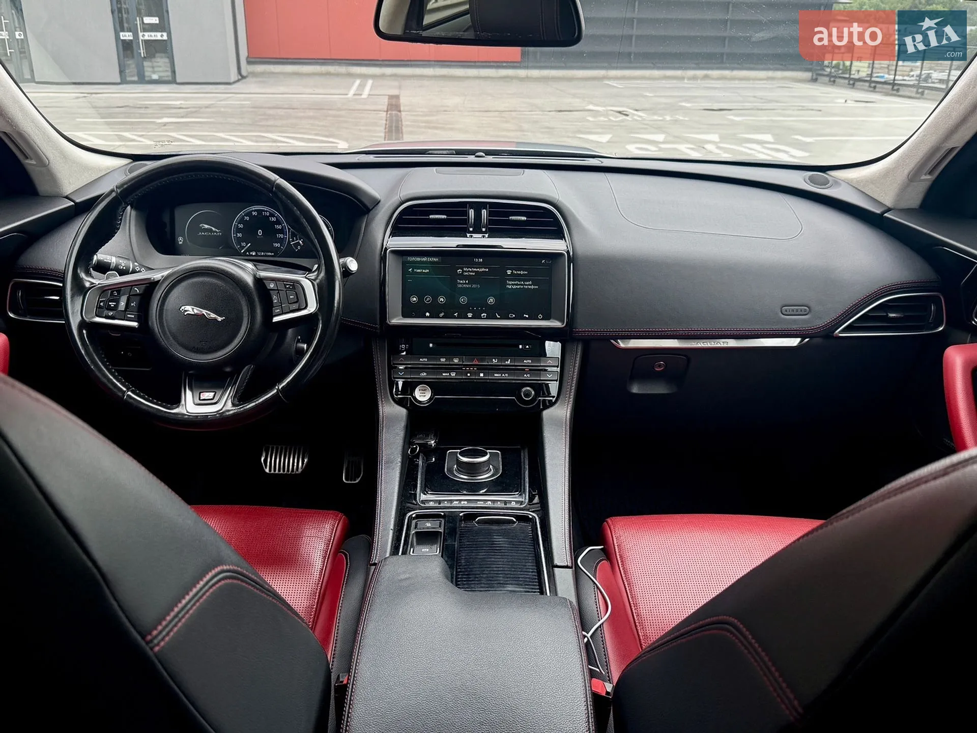 2017 Jaguar F-Pace - мініатюра 36