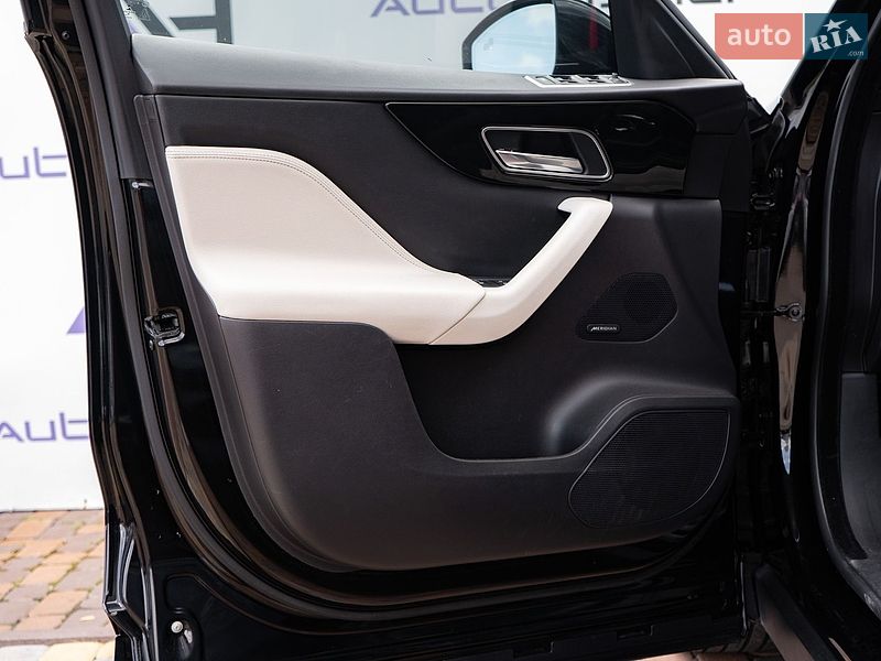 Внедорожник / Кроссовер Jaguar F-Pace 2019 в Киеве