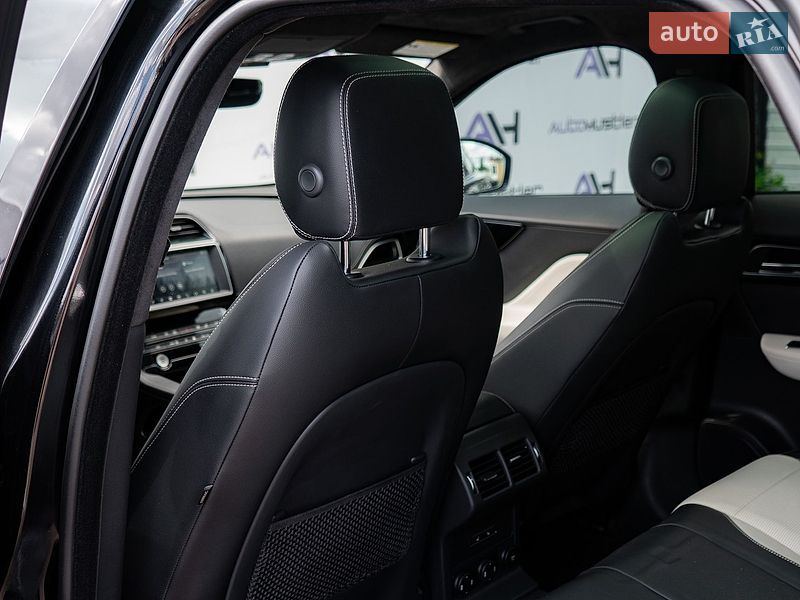 Внедорожник / Кроссовер Jaguar F-Pace 2019 в Киеве