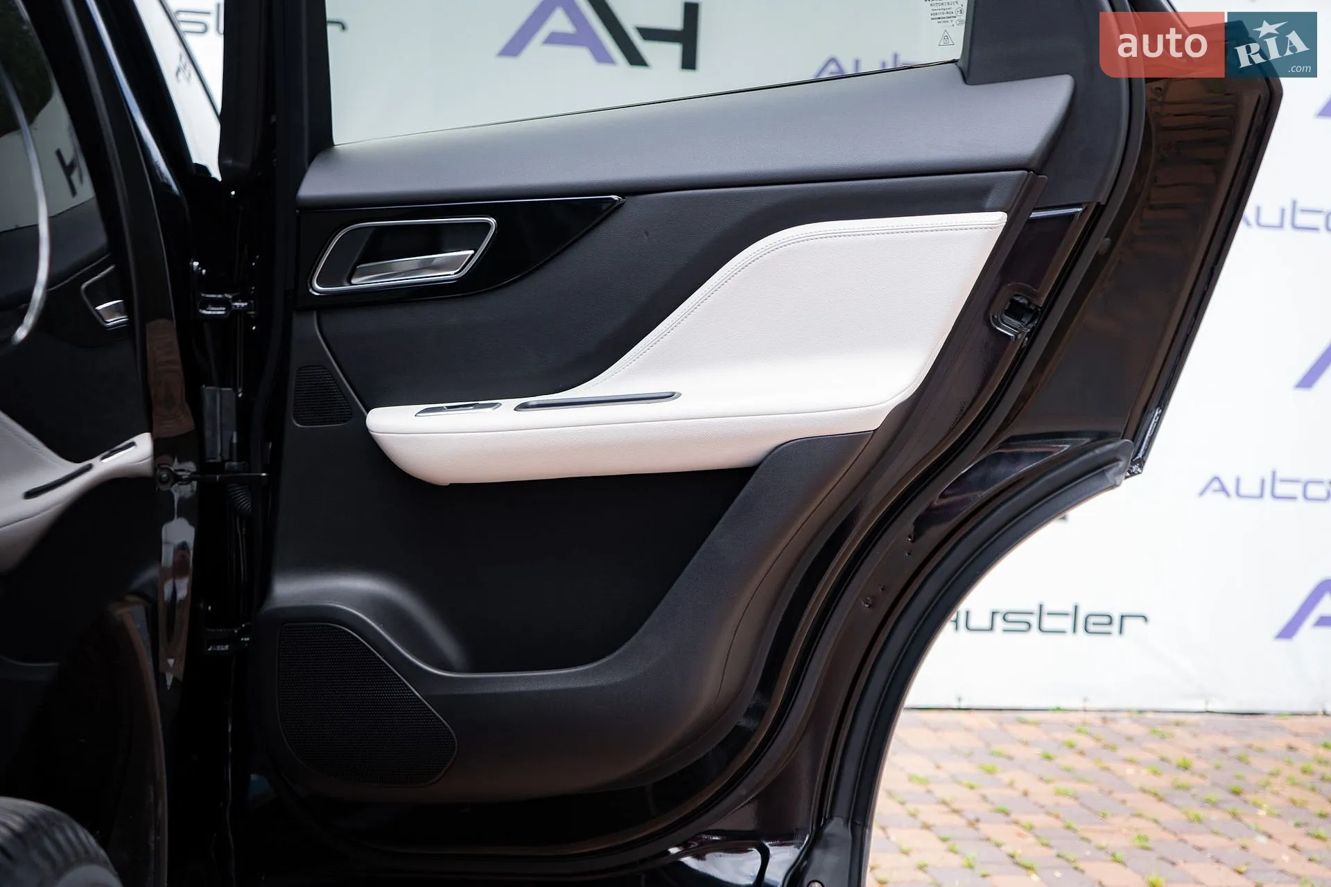 2019 Jaguar F-Pace - мініатюра 37