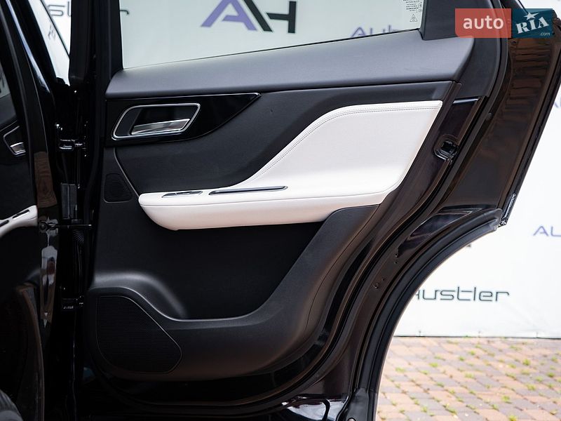 Внедорожник / Кроссовер Jaguar F-Pace 2019 в Киеве