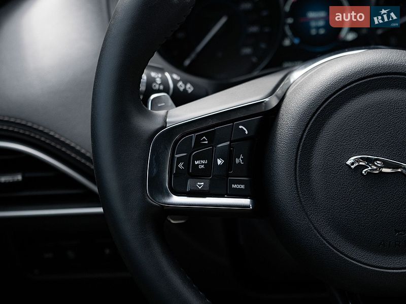 Внедорожник / Кроссовер Jaguar F-Pace 2019 в Киеве