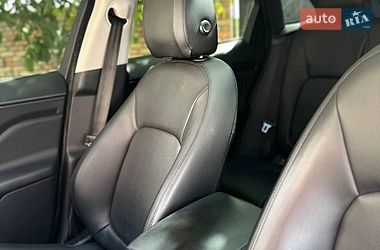 Внедорожник / Кроссовер Jaguar F-Pace 2016 в Ровно