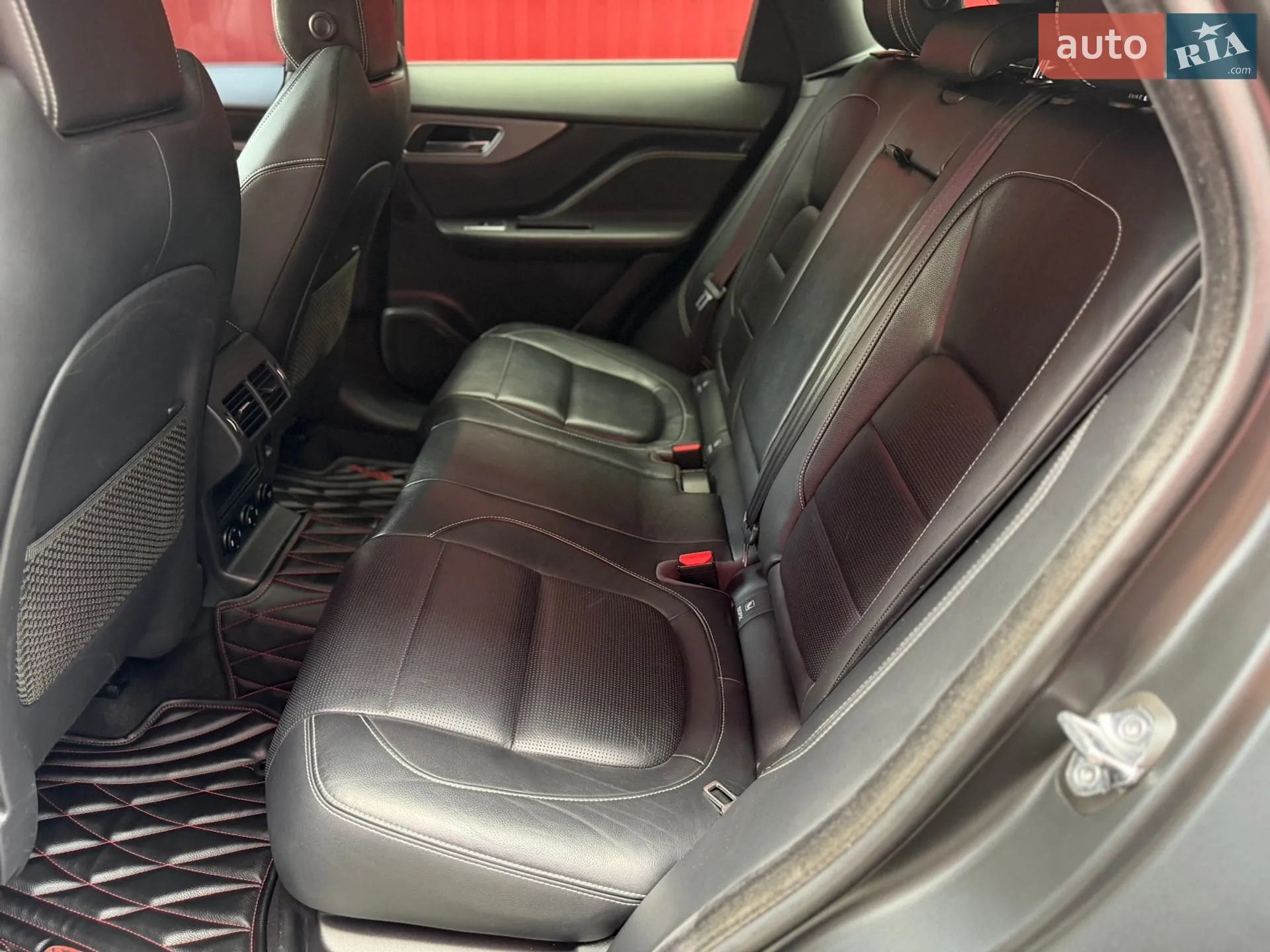 2019 Jaguar F-Pace - мініатюра 27