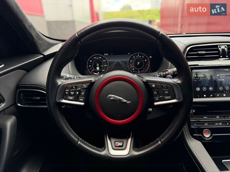 Позашляховик / Кросовер Jaguar F-Pace 2019 в Києві