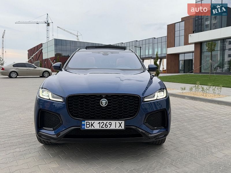 Jaguar F-Pace, photos from the listing