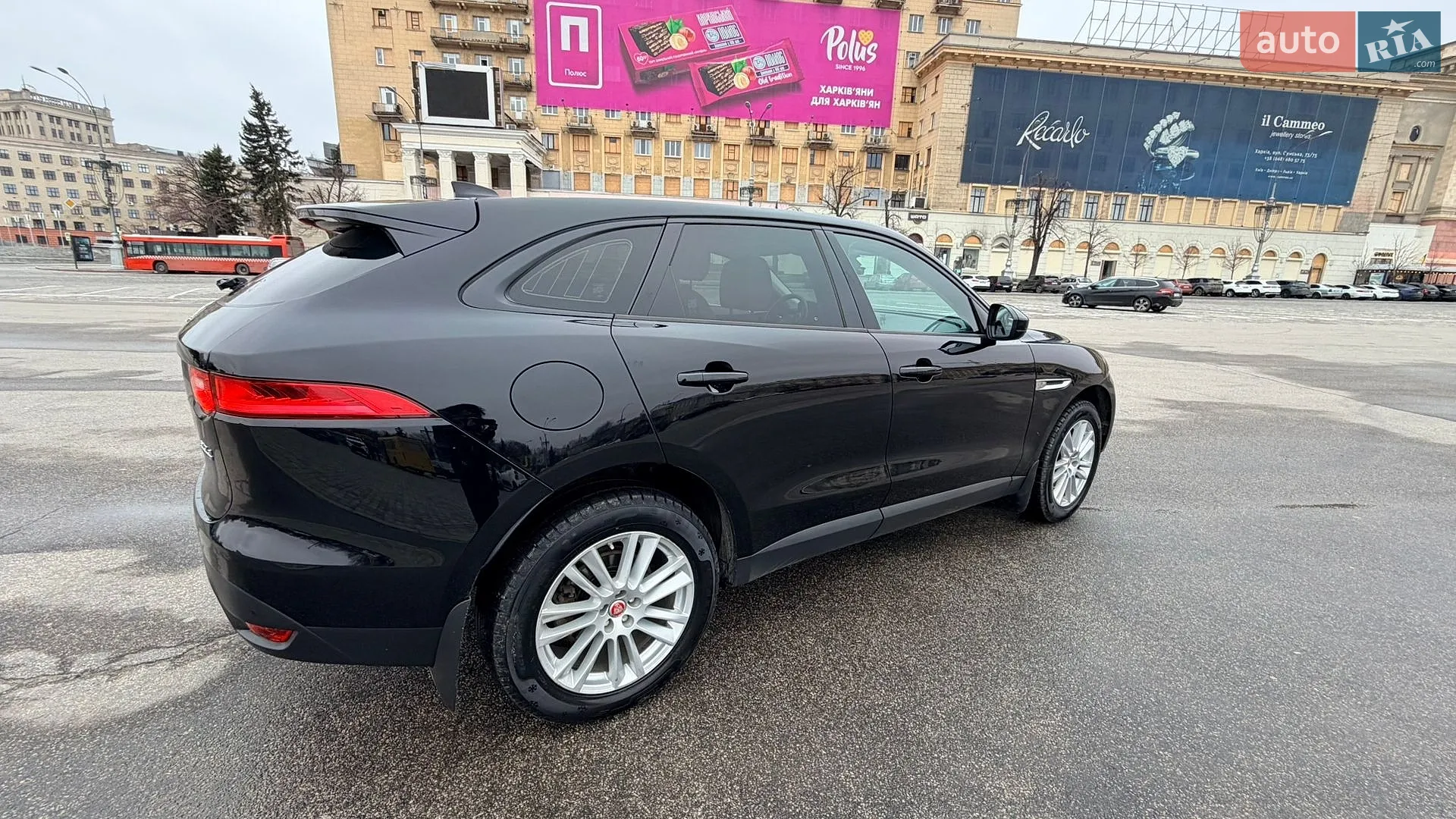 2017 Jaguar F-Pace - мініатюра 3