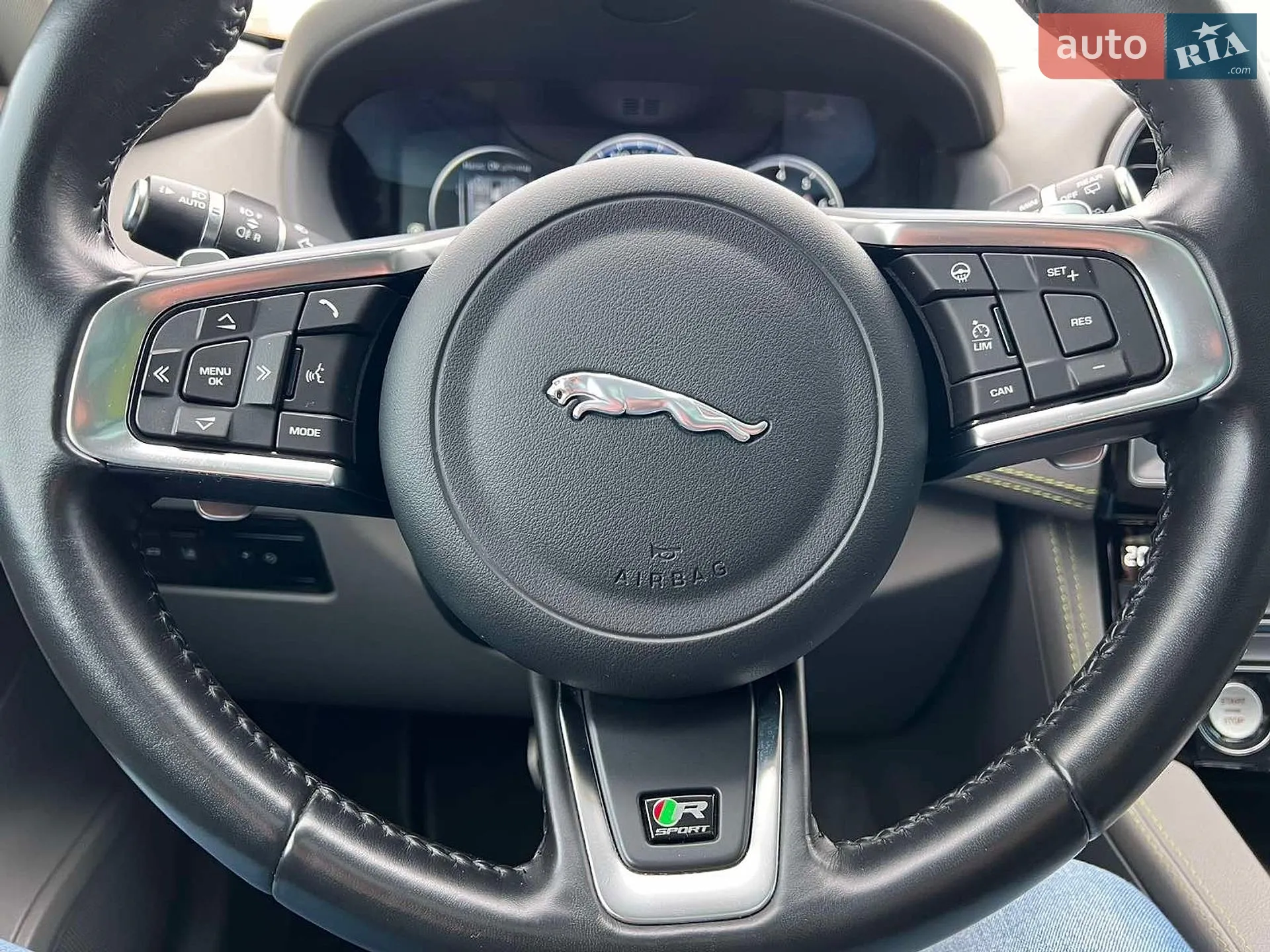 2017 Jaguar F-Pace - мініатюра 14