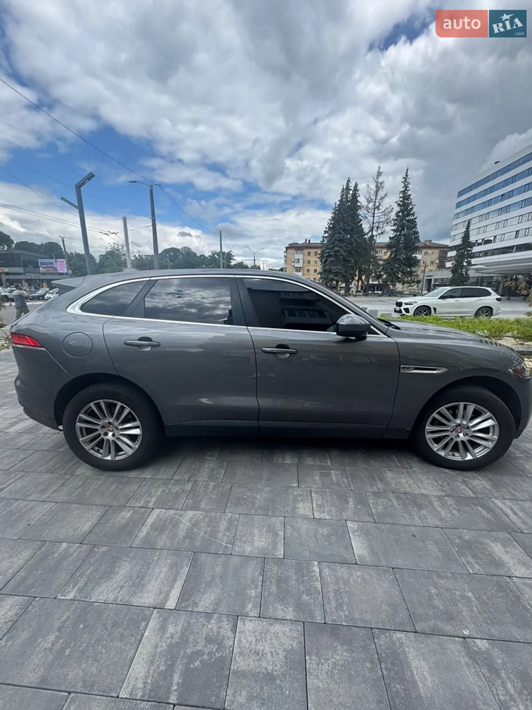 2017 Jaguar F-Pace - мініатюра 4