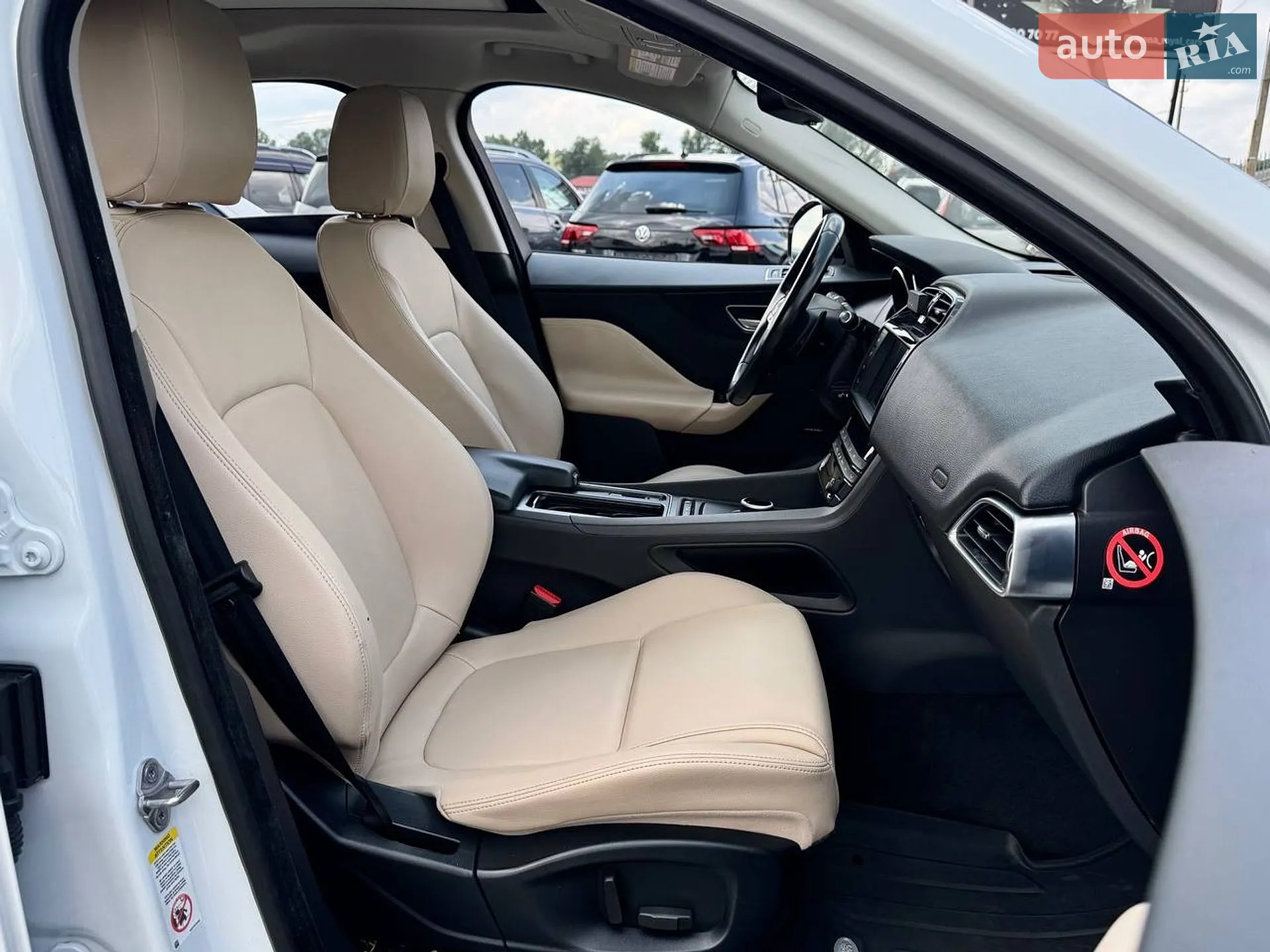 2017 Jaguar F-Pace - мініатюра 27