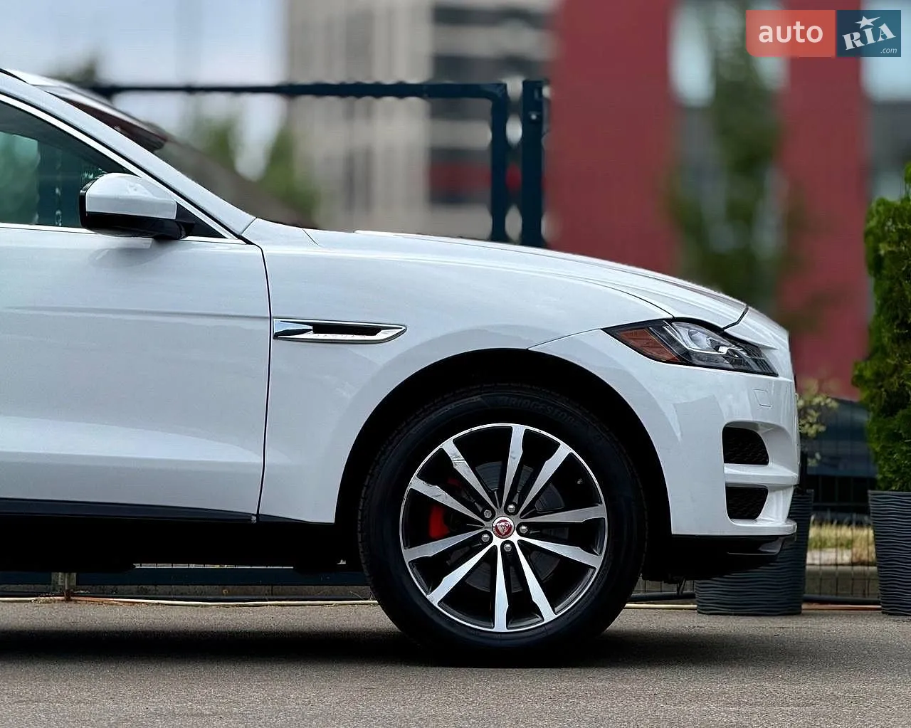 2017 Jaguar F-Pace - мініатюра 9