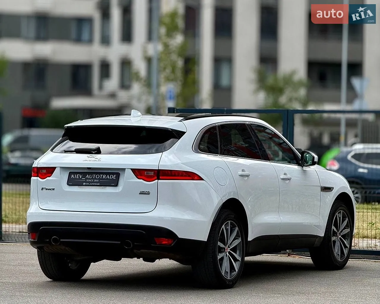 2017 Jaguar F-Pace - мініатюра 17