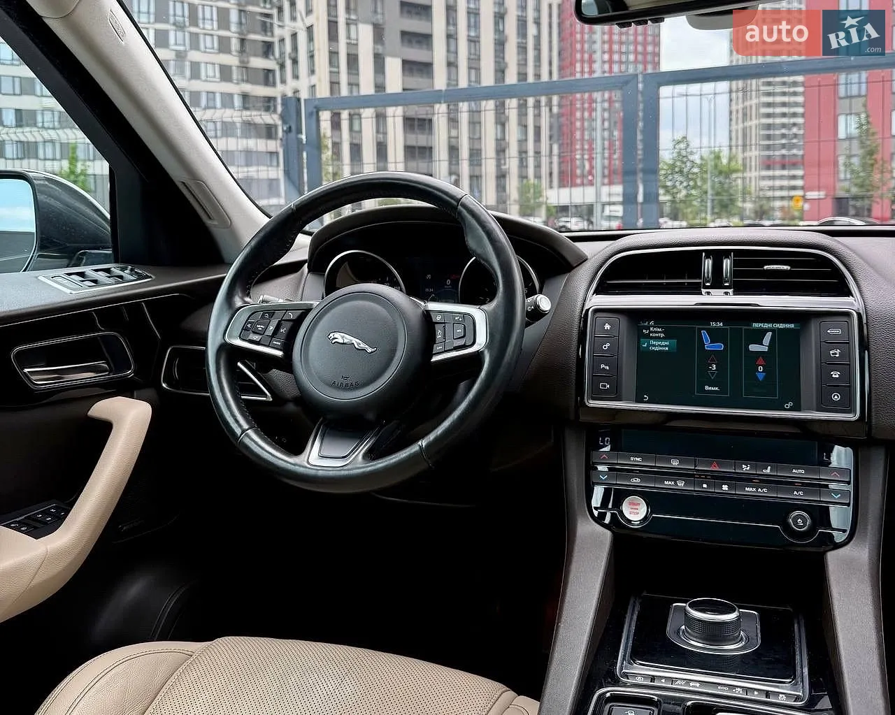 2017 Jaguar F-Pace - мініатюра 19