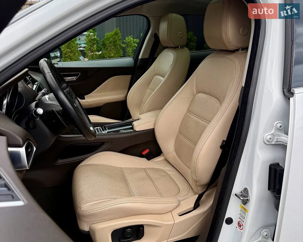 2017 Jaguar F-Pace - мініатюра 36