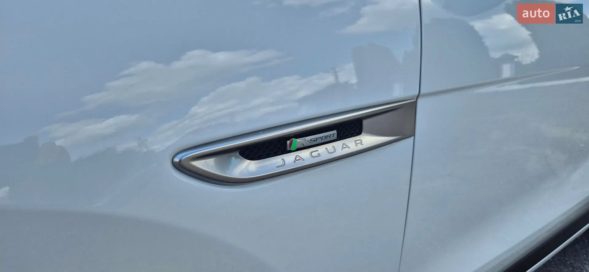 2017 Jaguar F-Pace - мініатюра 13
