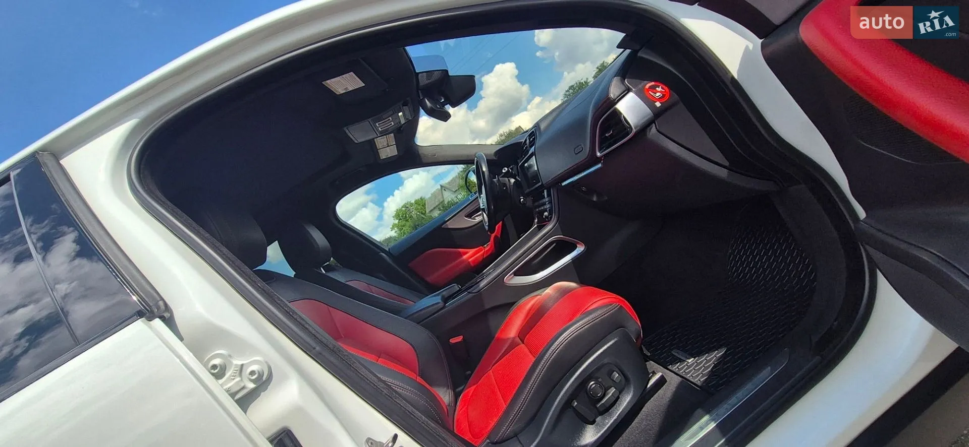 2017 Jaguar F-Pace - мініатюра 19