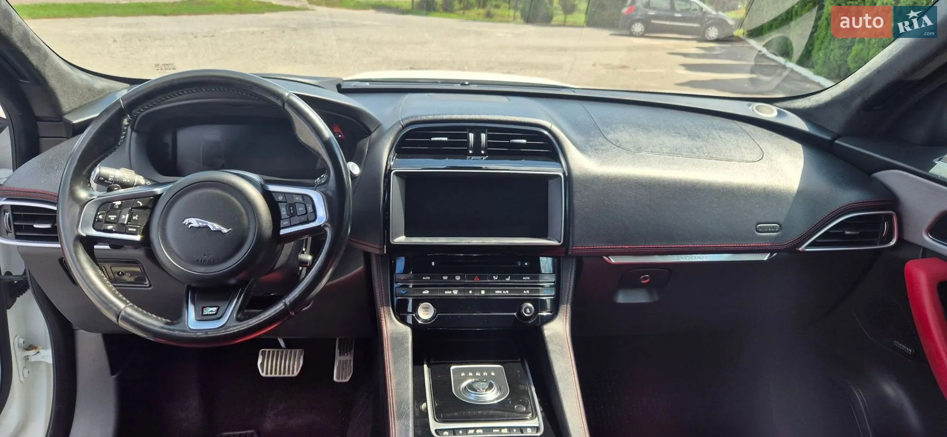 2017 Jaguar F-Pace - мініатюра 26