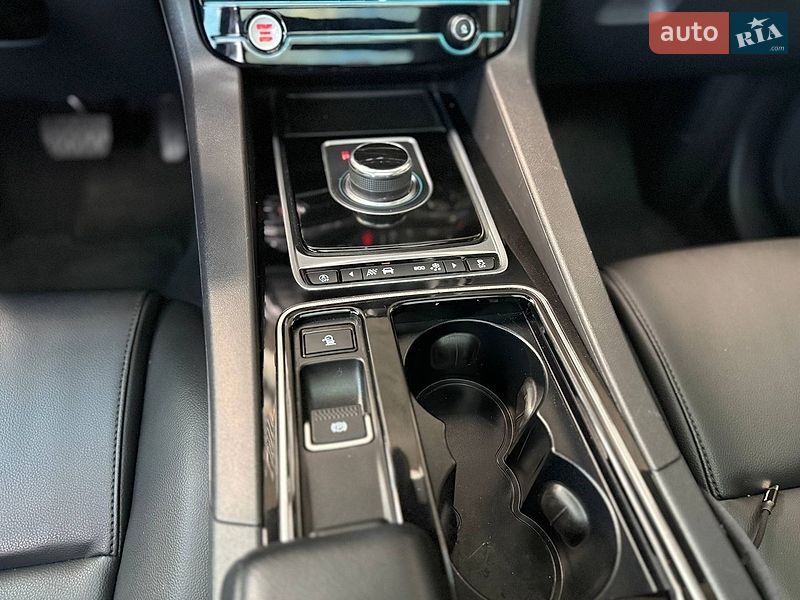 Позашляховик / Кросовер Jaguar F-Pace 2017 в Києві